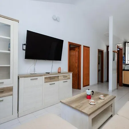 In Cristianos- Ichazagua Views Apartment *